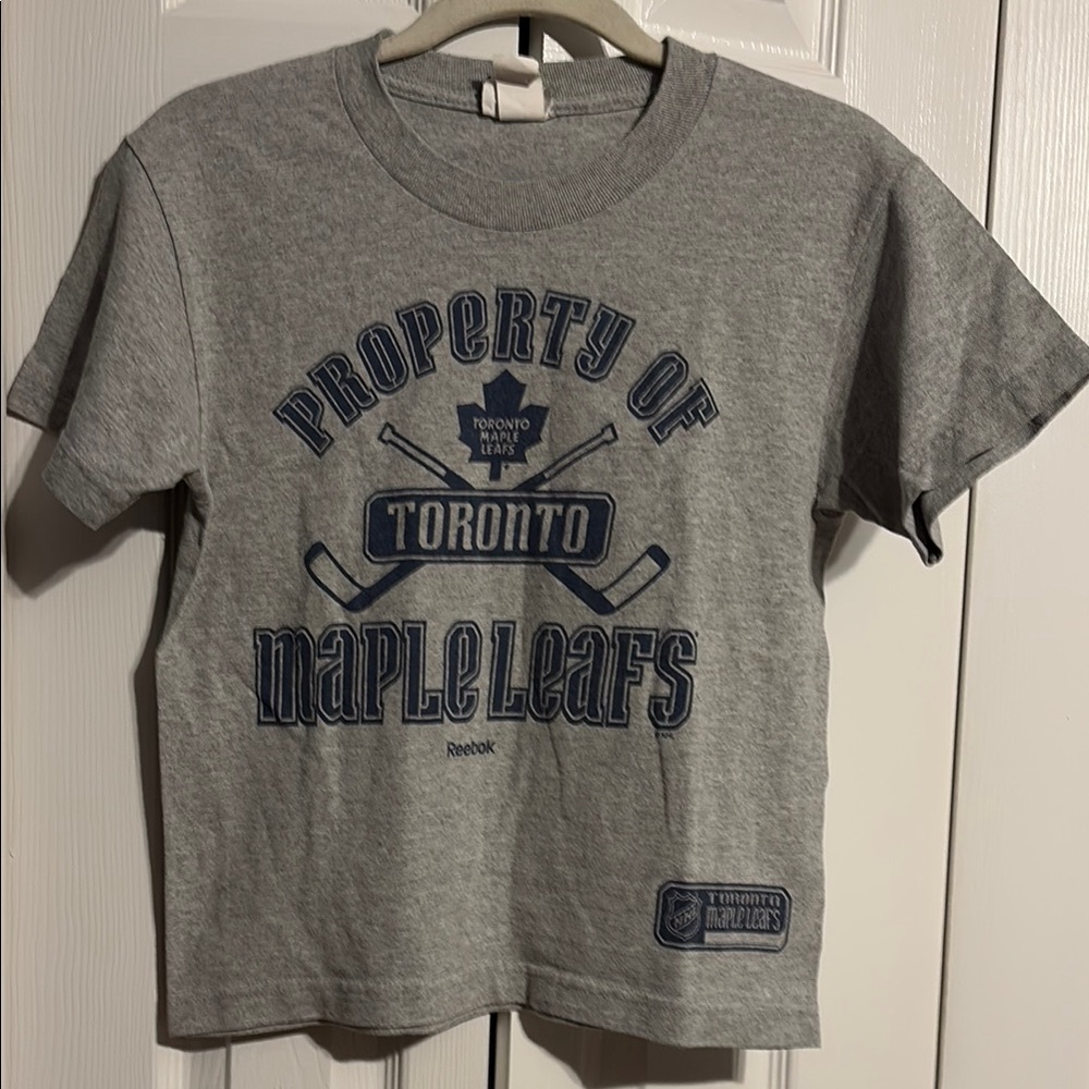 Reebok toronto maple leafs short sleeve shirt unisex size small